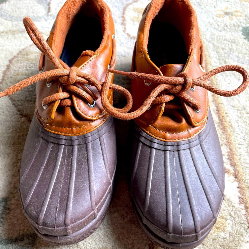 Sperry duck shoes, brown, size 8.